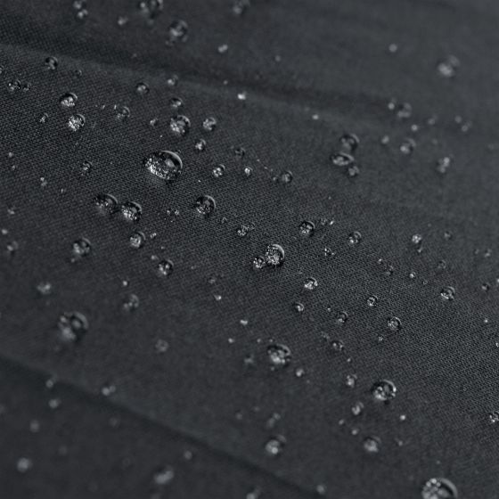 water repelling off the Orlimar Dri-Clubz Golf Bag Umbrella